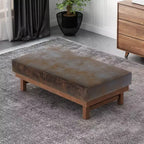 Divano moderno rivestito con pouf in legno di caucciù