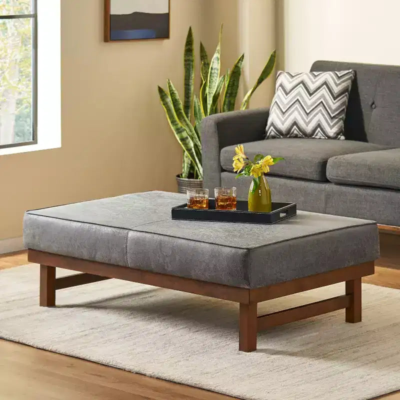 Modern Cocktail Upholstered with Rubberwood Ottoman